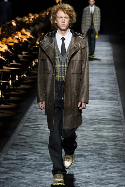 Look 33